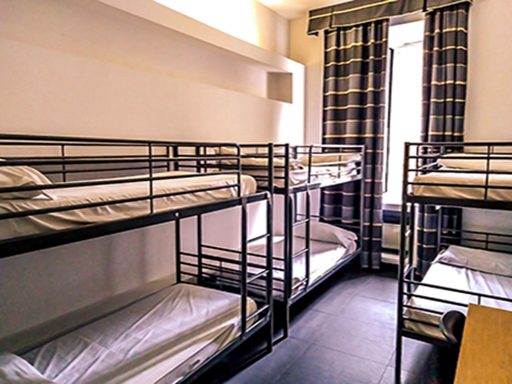 M&J Place Hostel โรม ภายนอก รูปภาพ