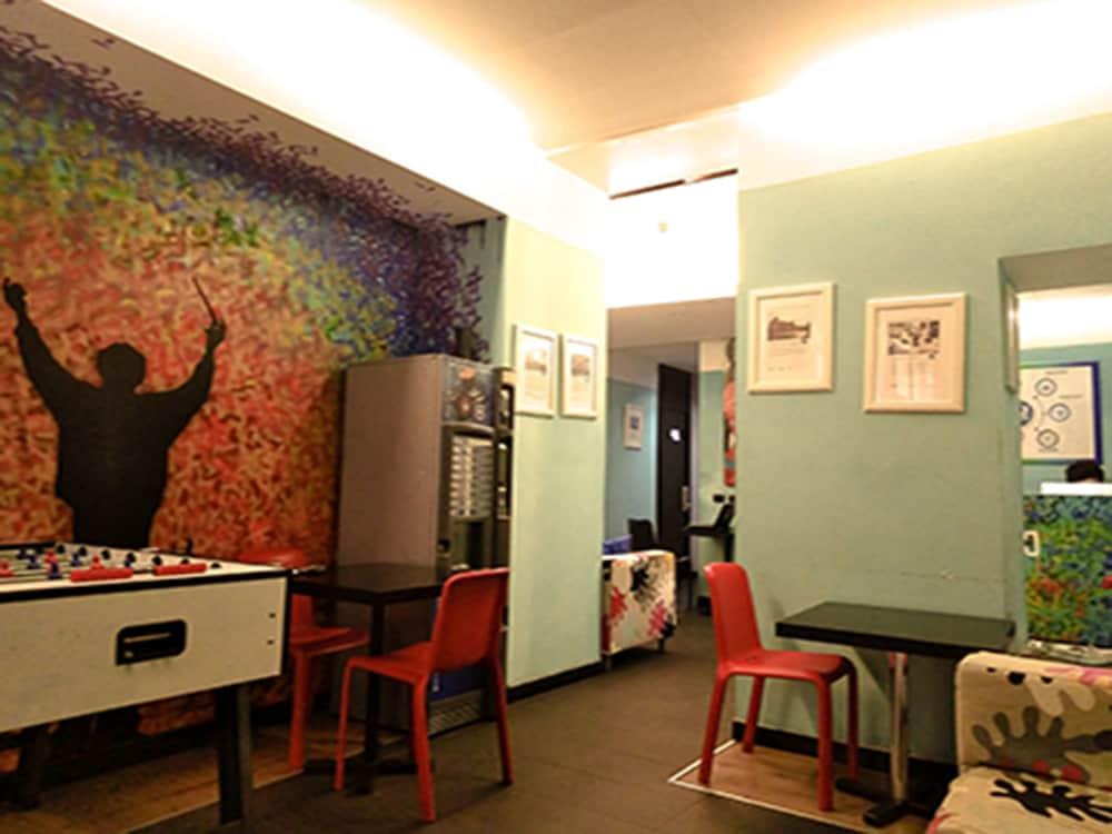 M&J Place Hostel โรม ภายนอก รูปภาพ