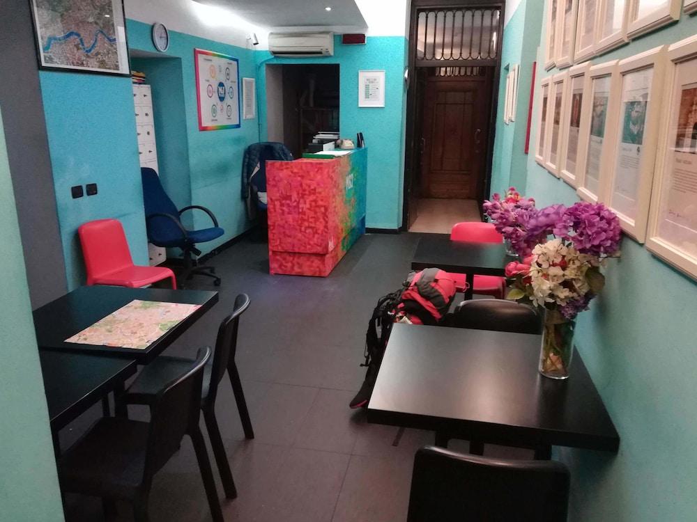 M&J Place Hostel โรม ภายนอก รูปภาพ