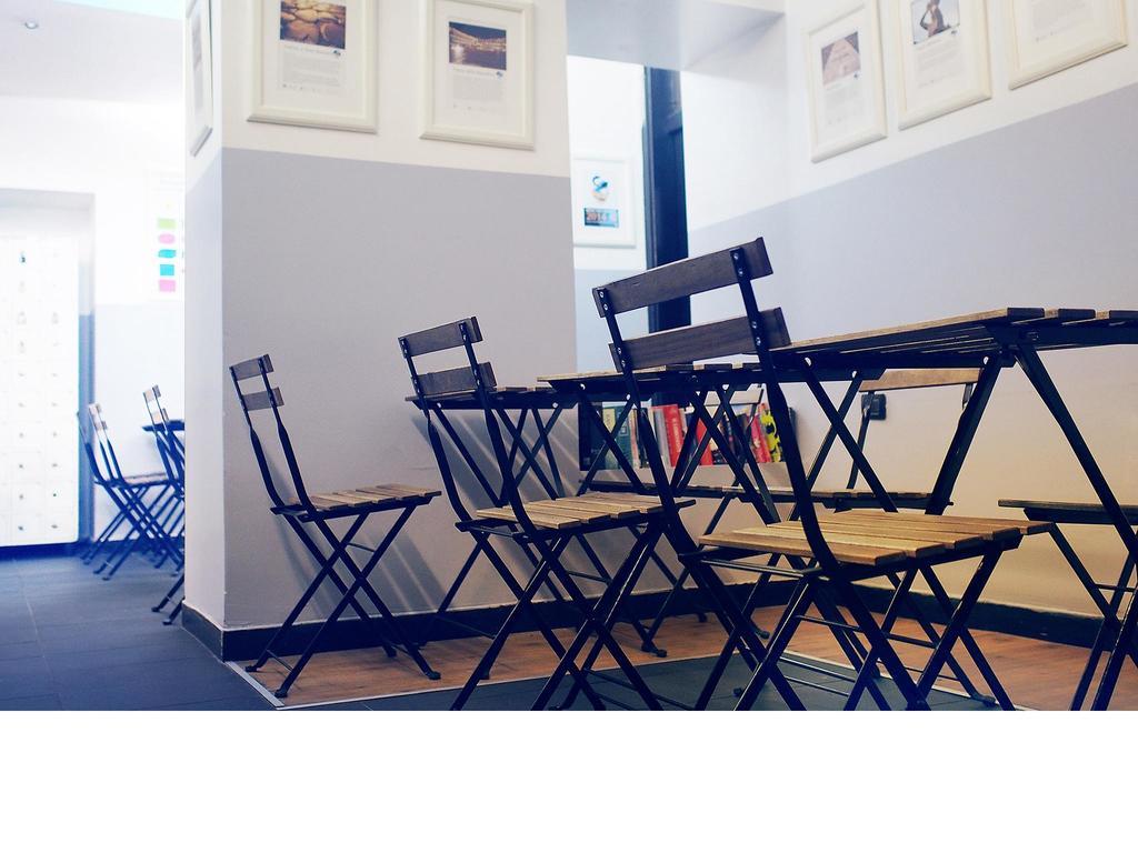 M&J Place Hostel โรม ภายนอก รูปภาพ