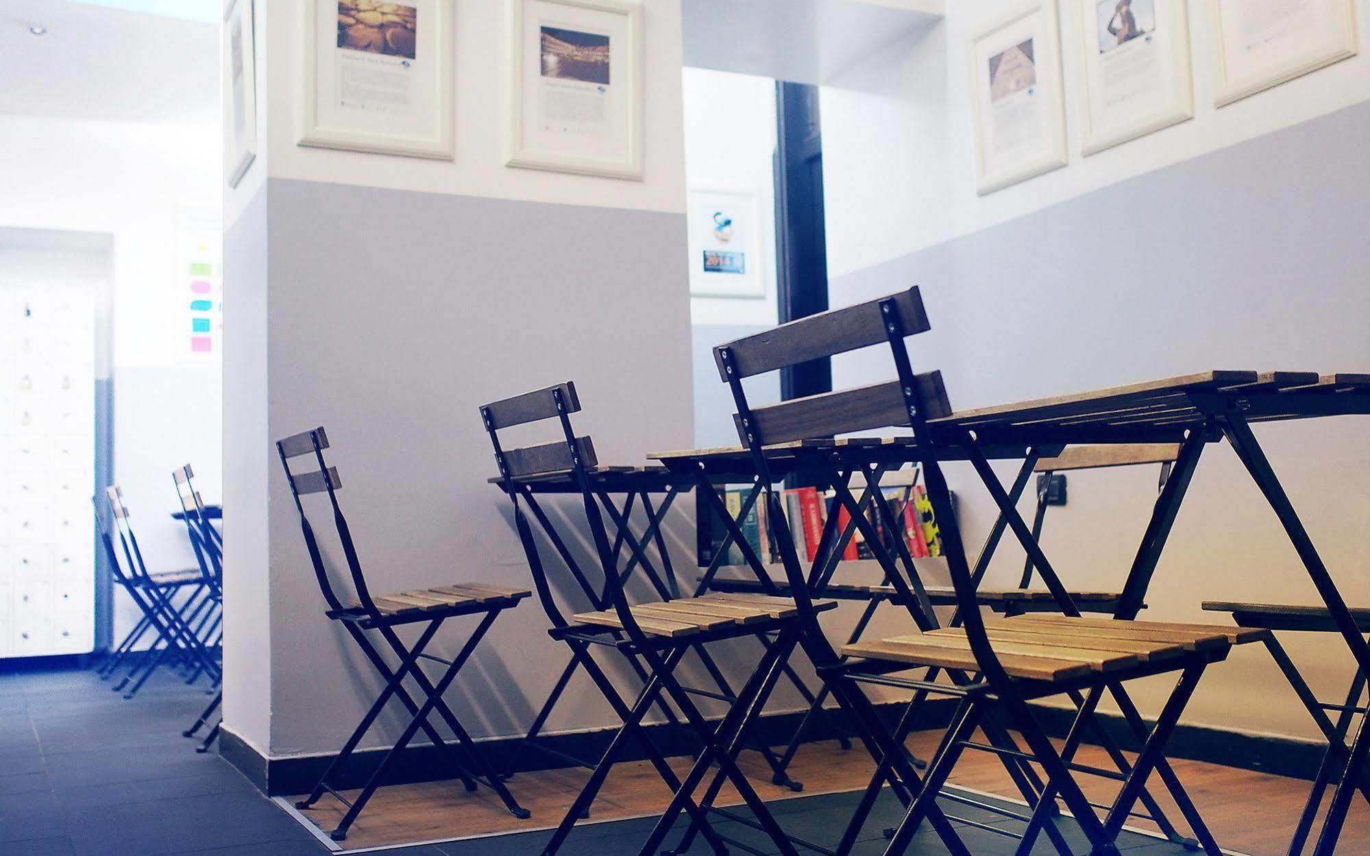 M&J Place Hostel โรม ภายนอก รูปภาพ