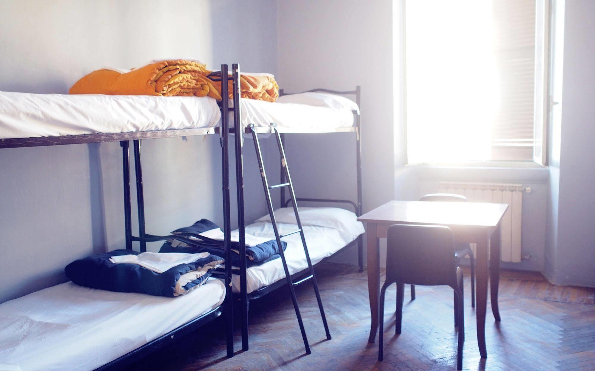 M&J Place Hostel โรม ภายนอก รูปภาพ